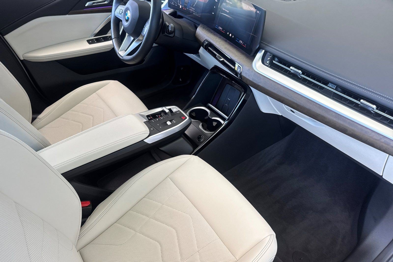 Used 2026 BMW X1 xDrive28i w/ Technology Package AWD/4WD image 34