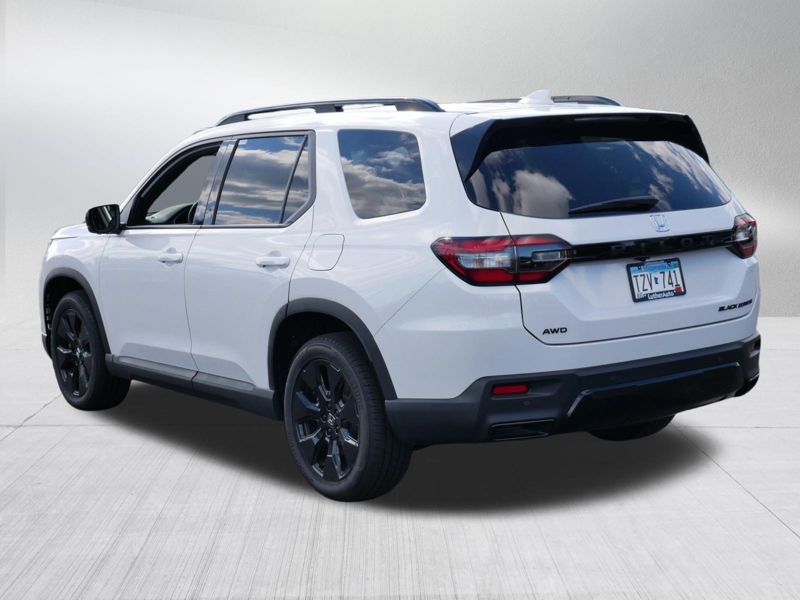 Certified 2026 Honda Pilot Black Edition image 5