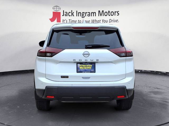 Certified 2026 Nissan Rogue SV FWD image 4