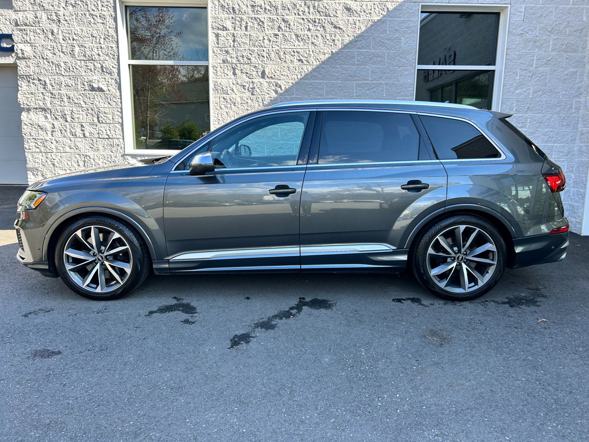 Used 2021 Audi SQ7 Premium Plus w/ Driver Assistance Package image 6