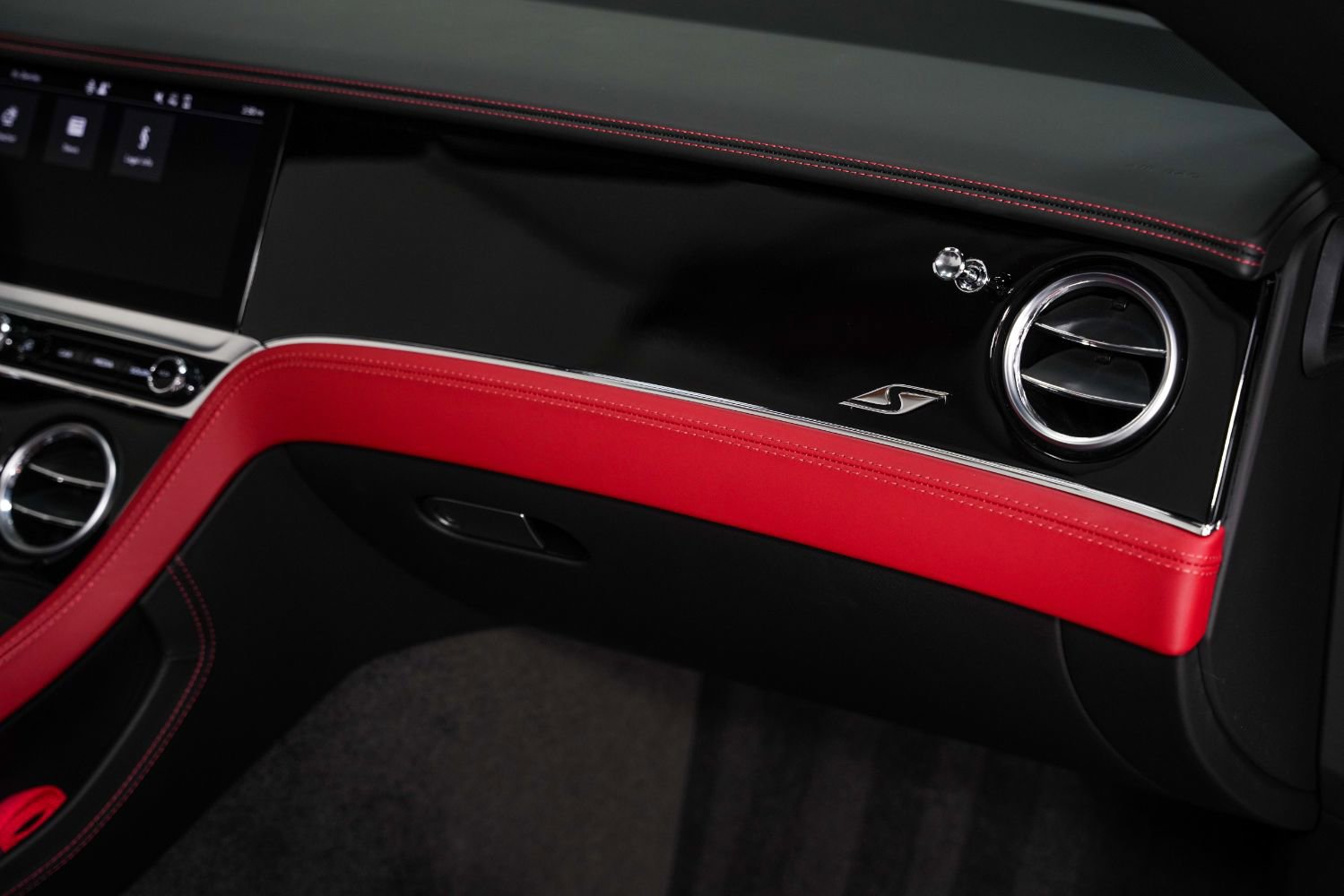 Used 2023 Bentley Continental GT S image 34