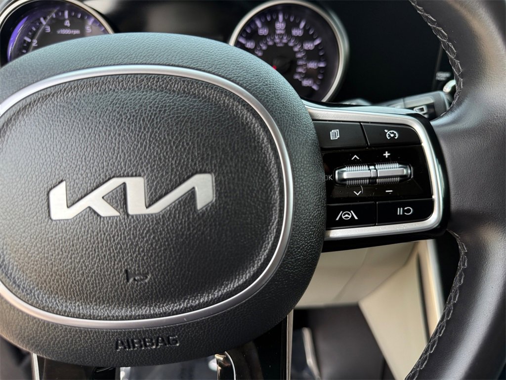 Used 2024 Kia Carnival LX image 26