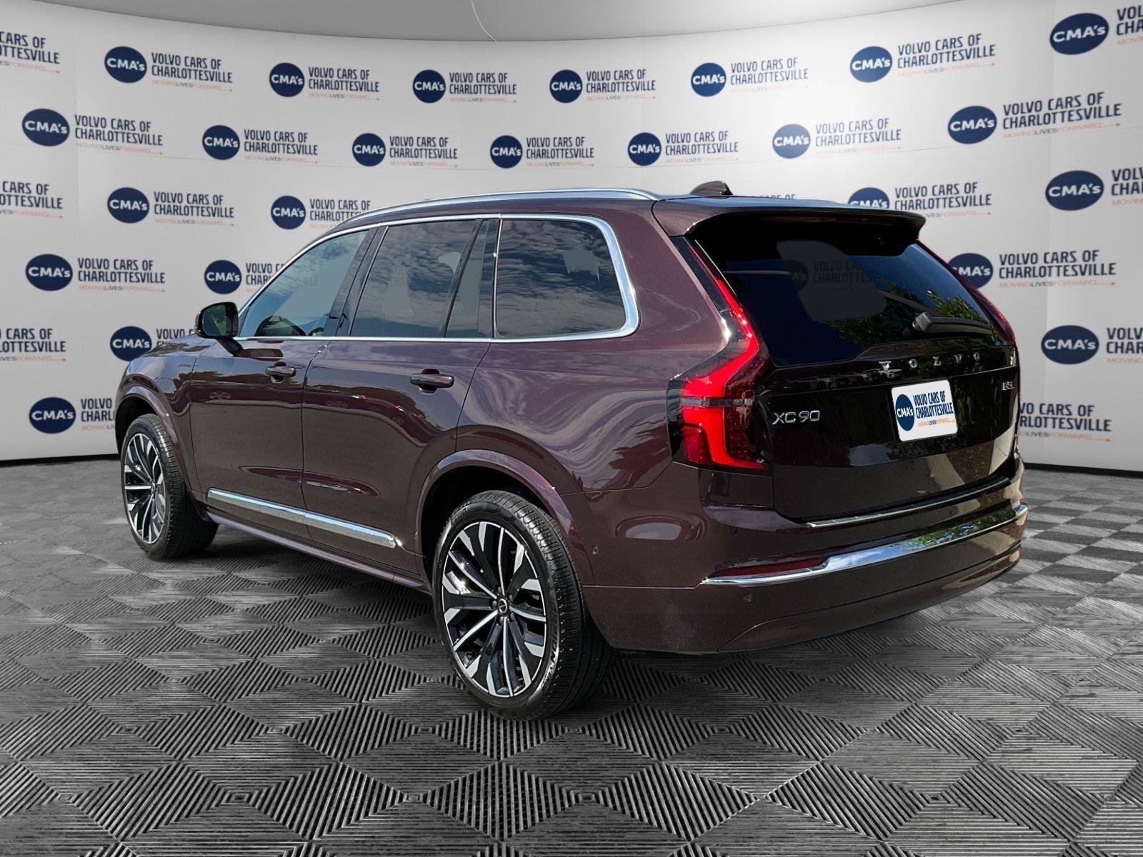 New 2026 Volvo XC90 B5 Plus w/ Protection Package Premier AWD/4WD image 3