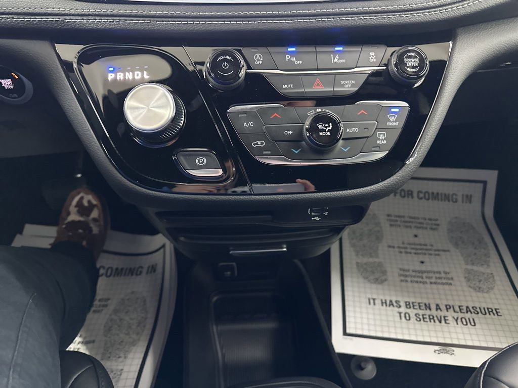 New 2026 Chrysler Pacifica Select image 40
