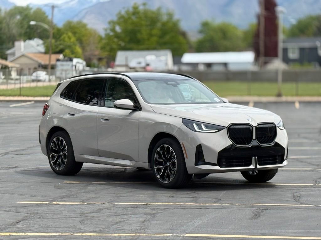 Used 2025 BMW X3 xDrive30i w/ Premium Package AWD/4WD image 3