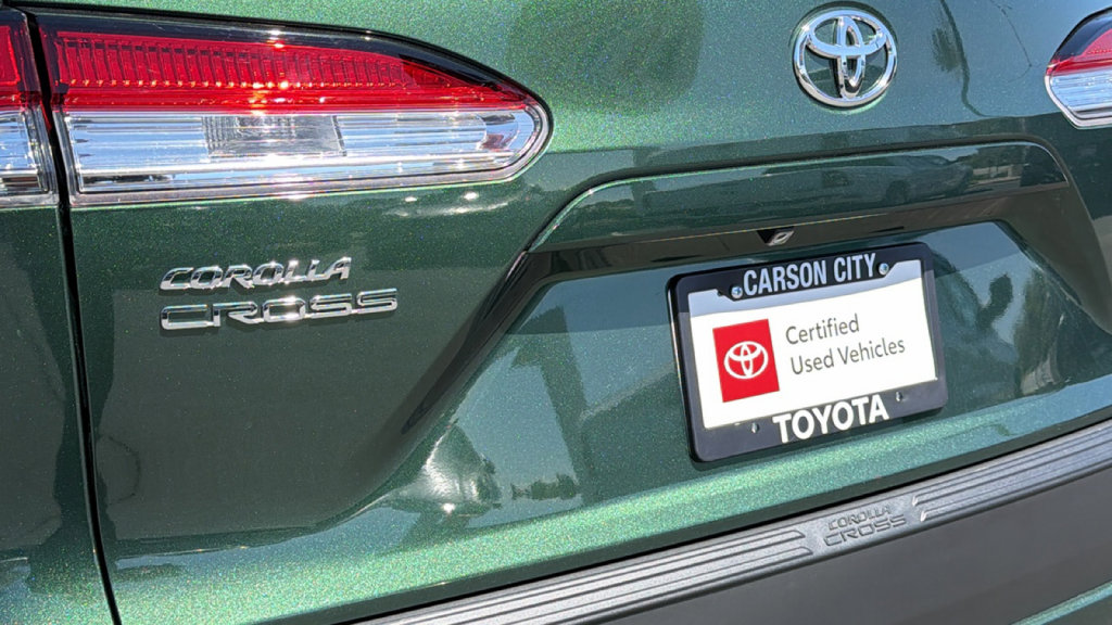 Certified 2025 Toyota Corolla Cross LE AWD/4WD image 28