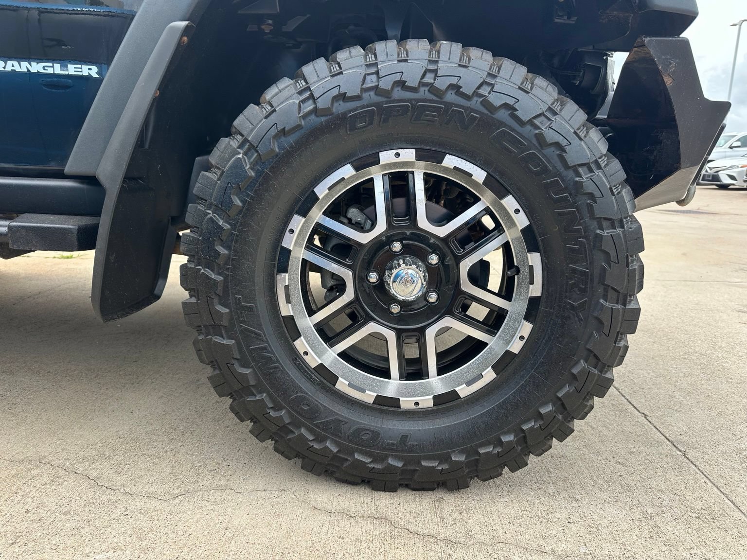 Used 2016 Jeep Wrangler Rubicon w/ Connectivity Group AWD/4WD image 6