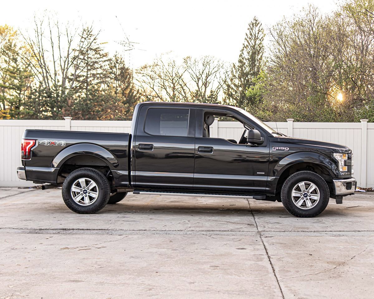 Used 2015 Ford F150 XLT AWD/4WD image 9