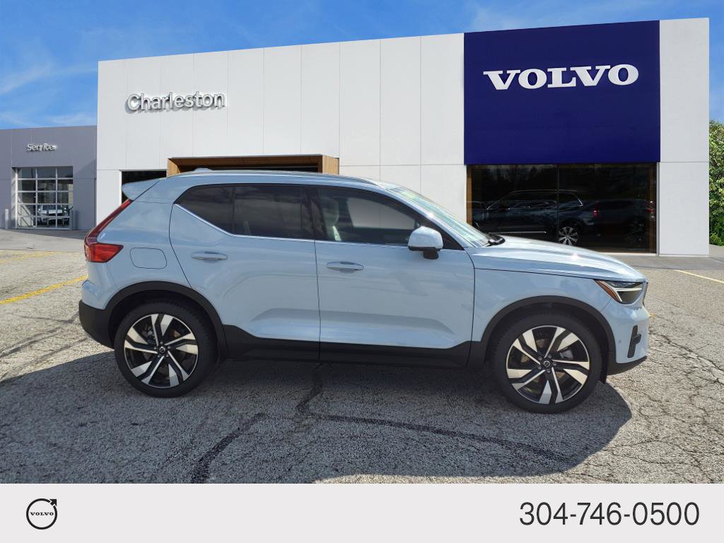 Certified 2025 Volvo XC40 B5 Ultra w/ Climate Package image 2