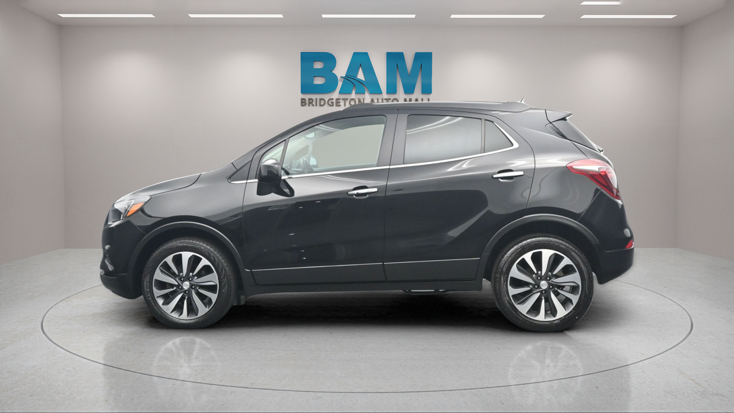 Used 2022 Buick Encore Preferred w/ Safety Package AWD/4WD image 4