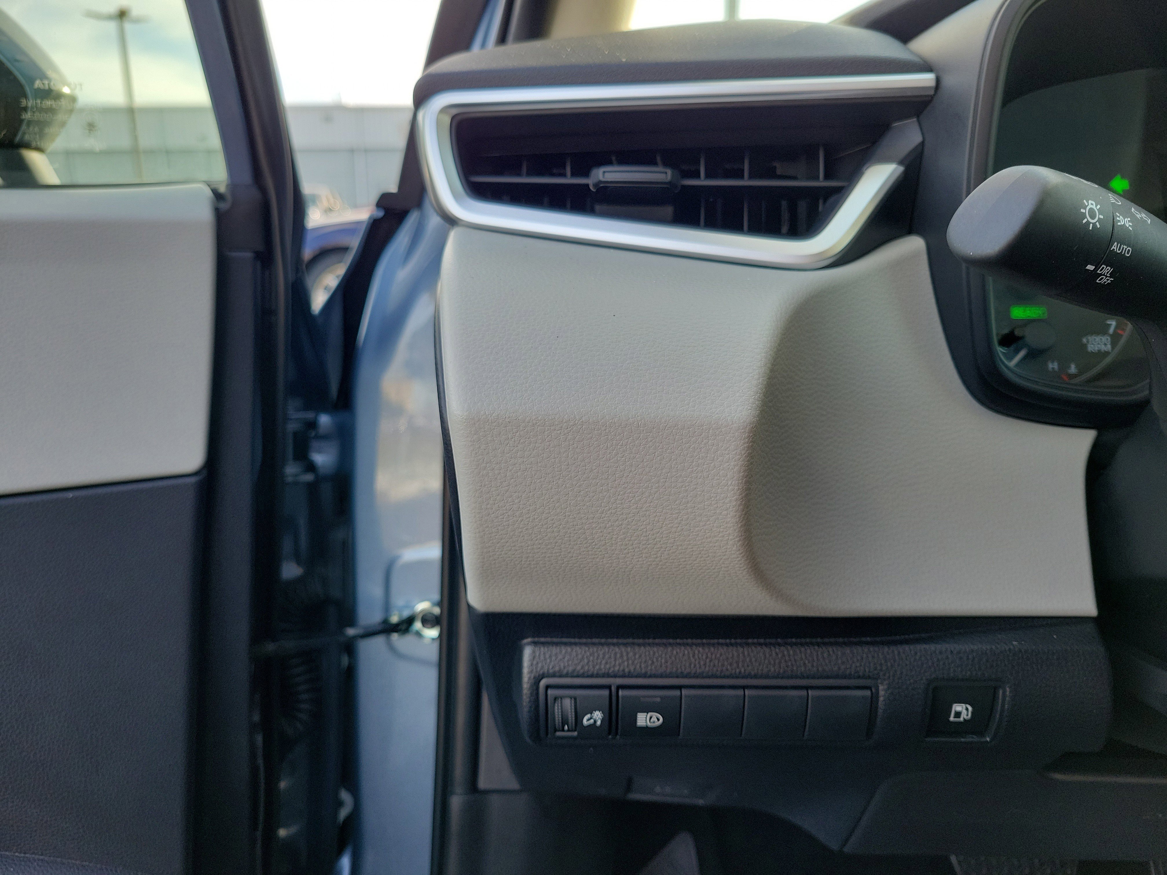 Used 2024 Toyota Corolla LE image 29