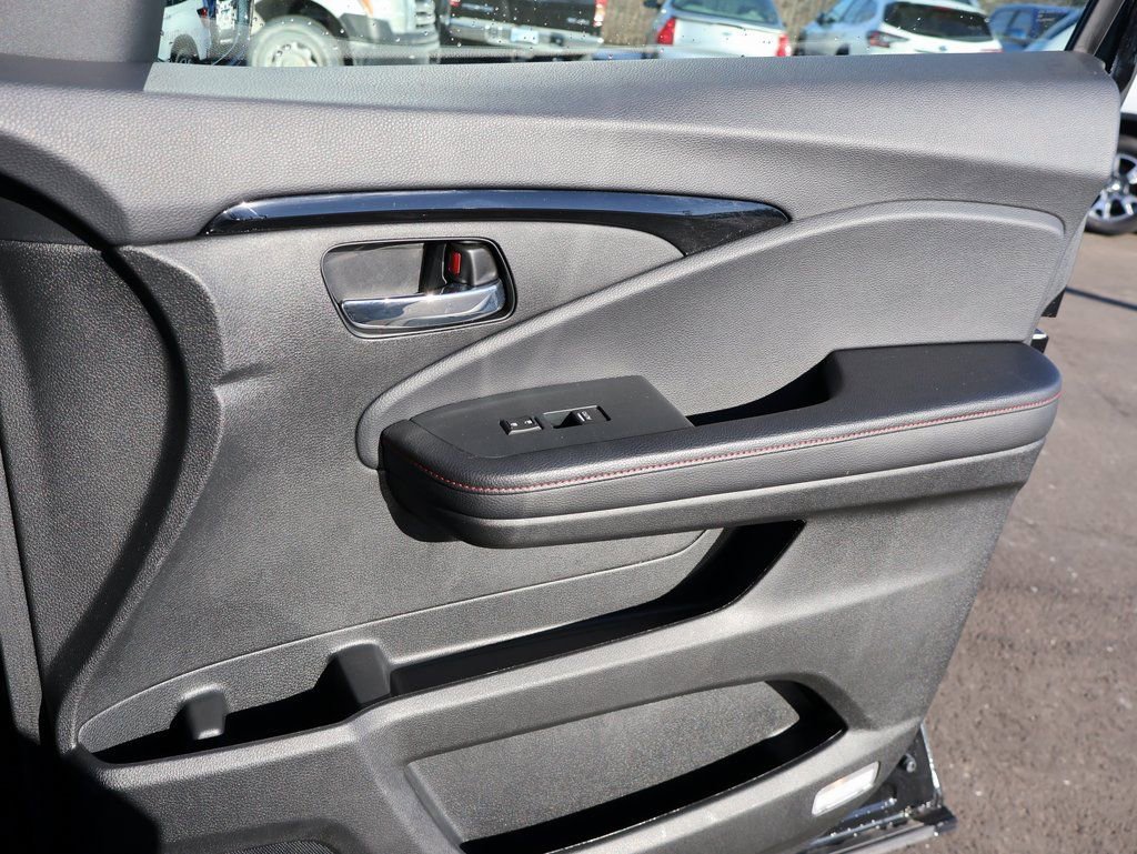 Certified 2023 Honda Ridgeline Black Edition image 11
