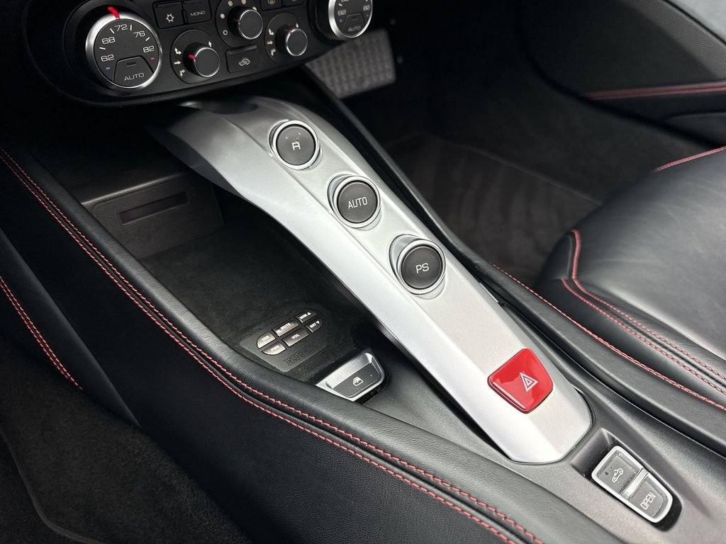 Used 2015 Ferrari California T image 20