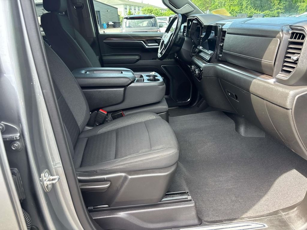 Used 2023 Chevrolet Silverado 1500 LT AWD/4WD image 16