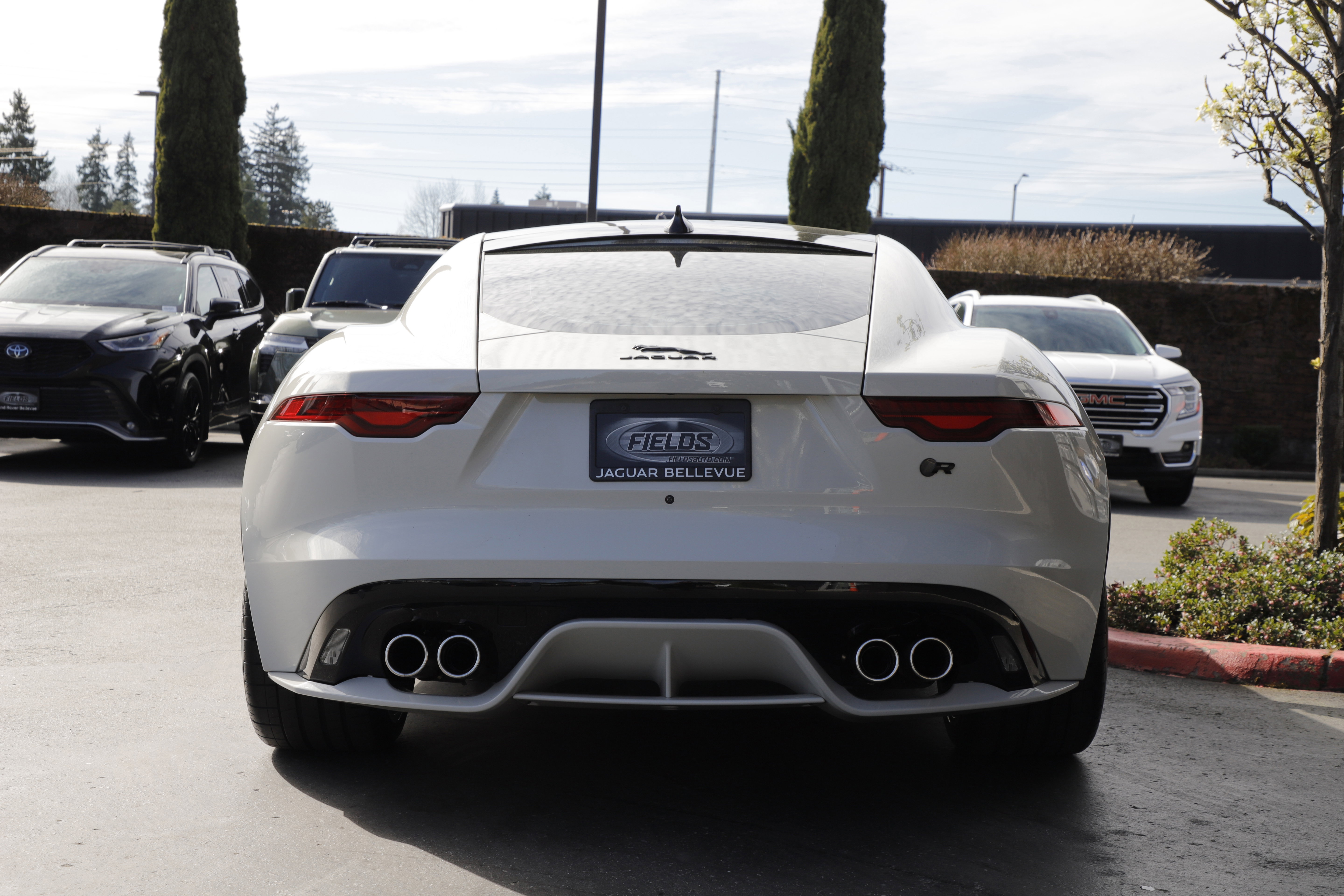 Used 2024 Jaguar F-TYPE R image 7