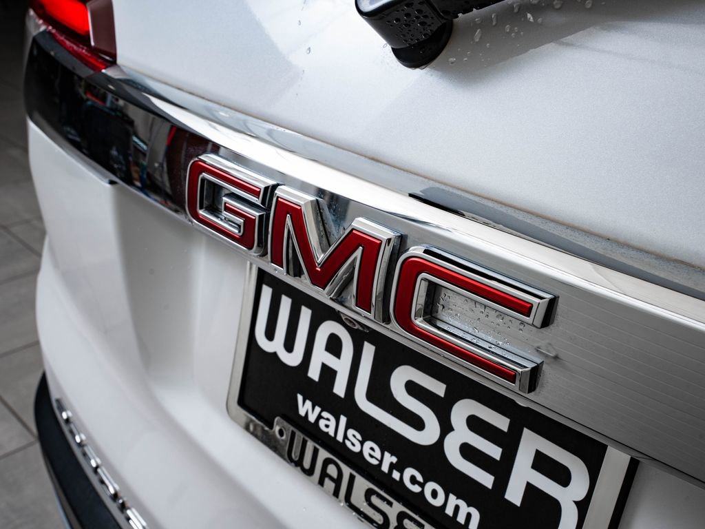 Used 2020 GMC Acadia SLT FWD image 17