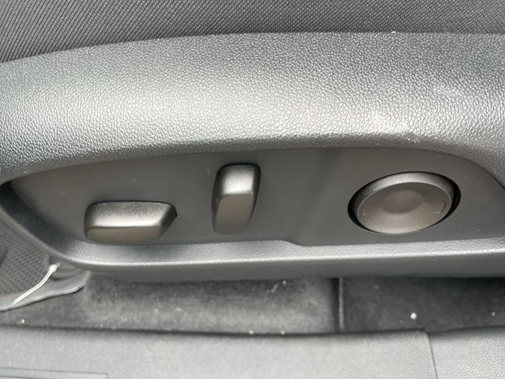 New 2026 Chevrolet Equinox LT w/ Convenience Package II FWD image 12