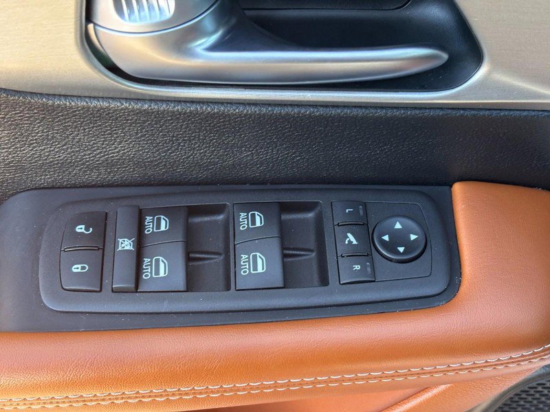 Used 2024 Chrysler Pacifica Pinnacle w/ Trailer Tow Group image 17