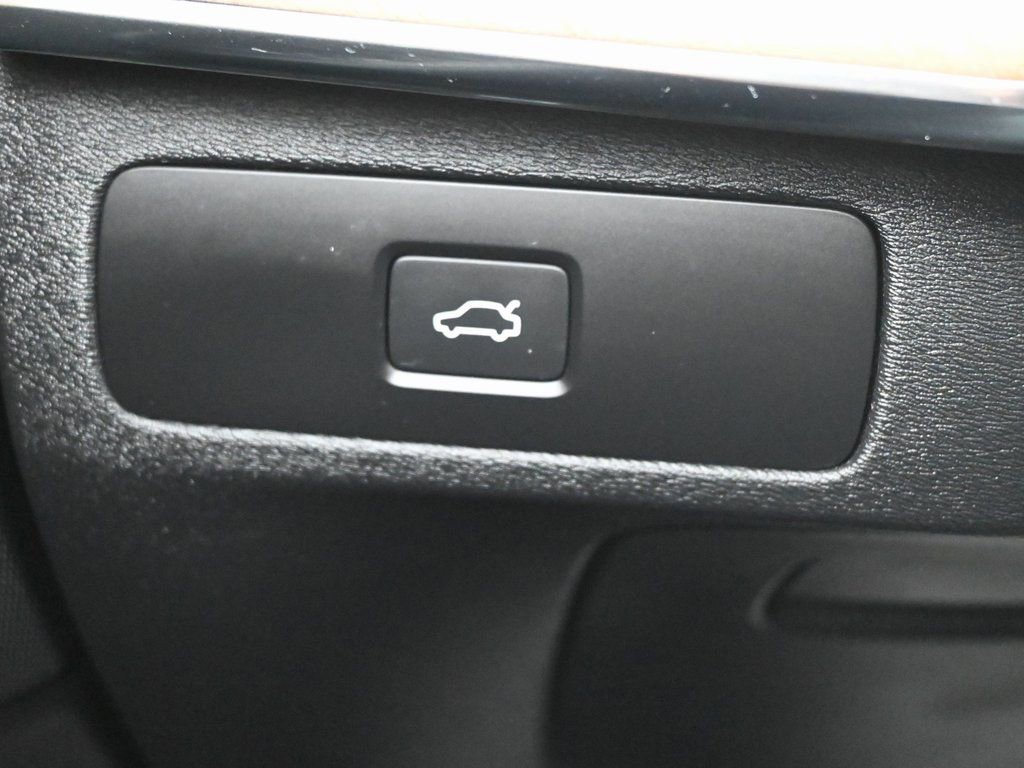 Used 2024 Volvo XC90 B6 Plus w/ Protection Package Premier image 23