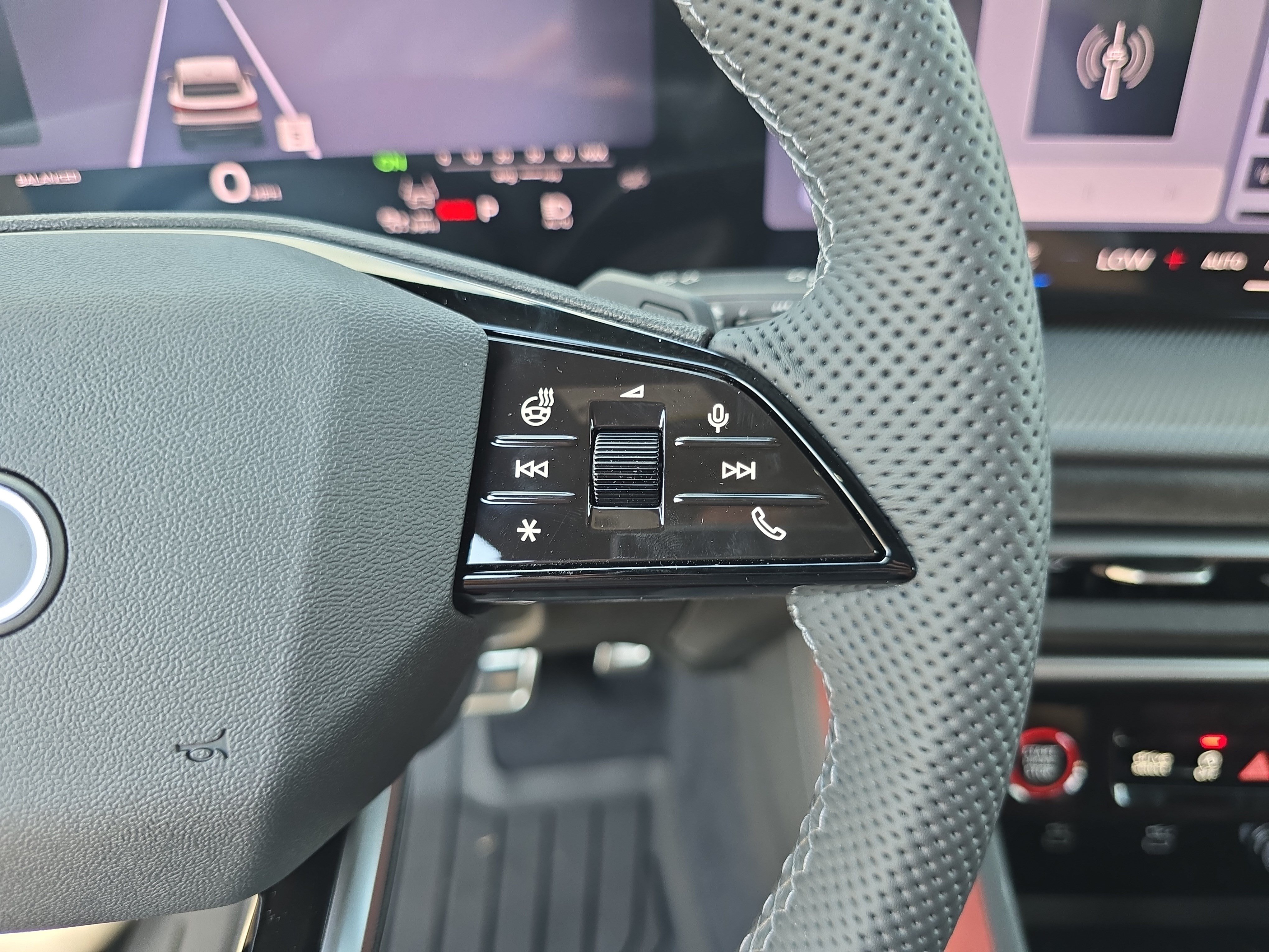 New 2026 Audi SQ5 Prestige AWD/4WD image 17