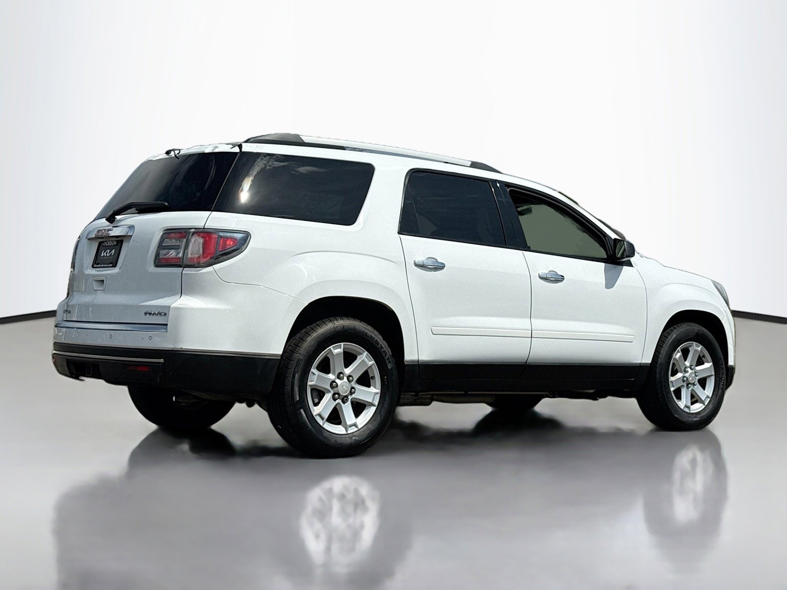 Used 2016 GMC Acadia SLE AWD/4WD image 2