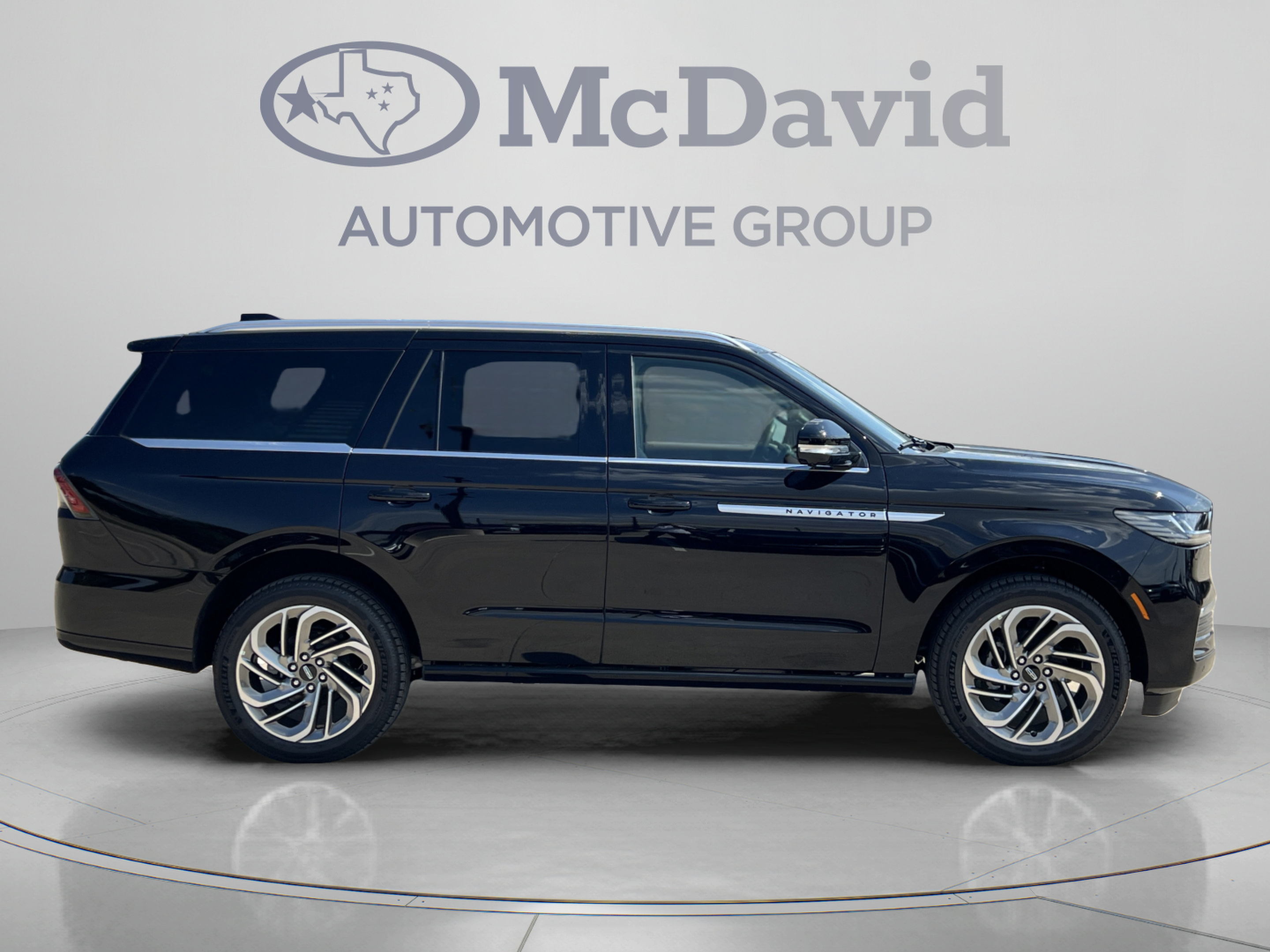 New 2027 Lincoln Navigator Reserve AWD/4WD image 8