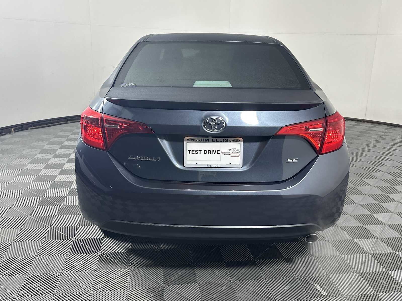 Used 2017 Toyota Corolla SE FWD image 6