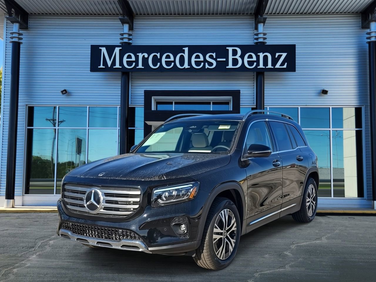 New 2026 Mercedes-Benz GLB 250 4MATIC image 3