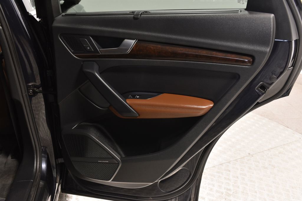 Used 2019 Audi Q5 2.0T Premium Plus w/ Premium Plus Package image 30