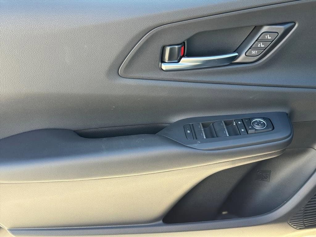 New 2026 Toyota Prius Plug-In Hybrid image 9