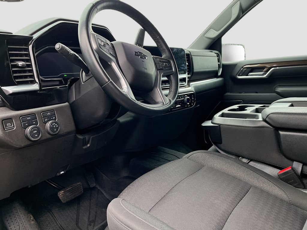 Used 2023 Chevrolet Silverado 1500 RST w/ Redline Edition image 9