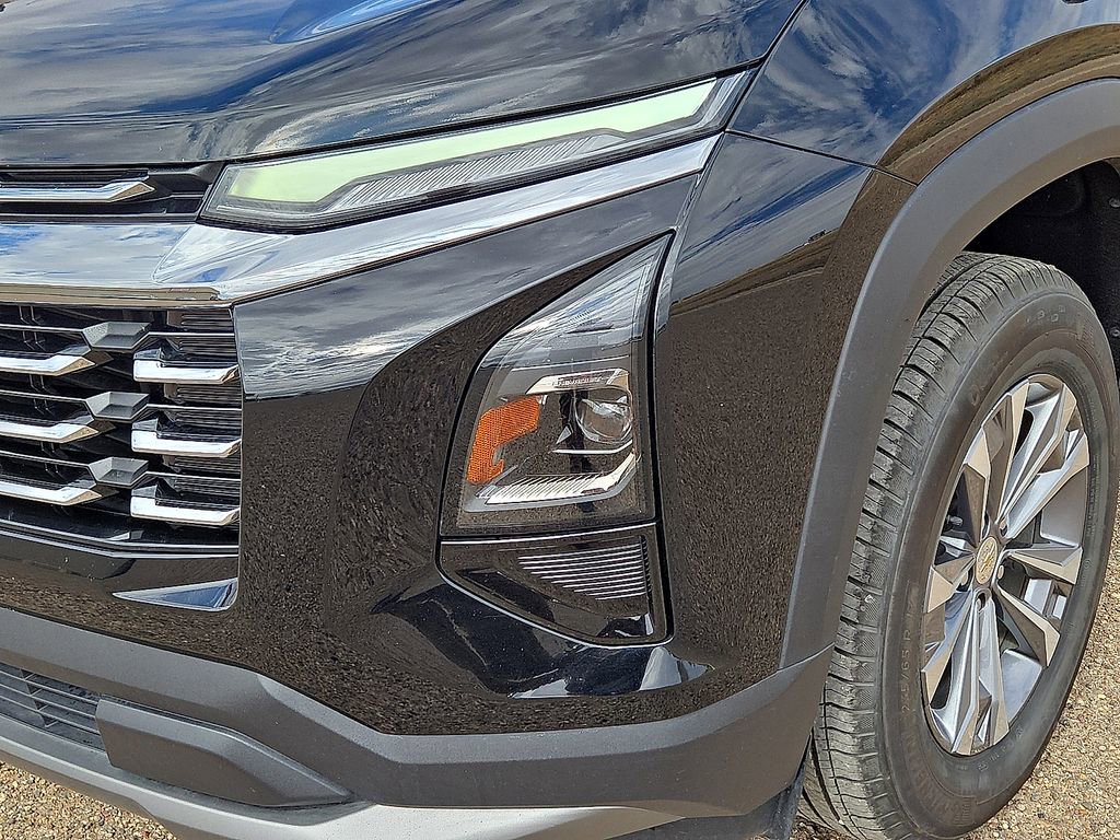 Used 2025 Chevrolet Equinox LT AWD/4WD image 9