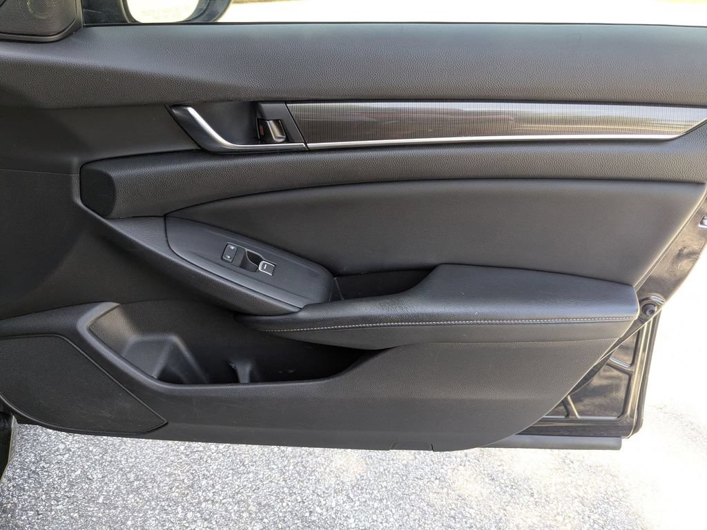 Used 2018 Honda Accord Sport image 30