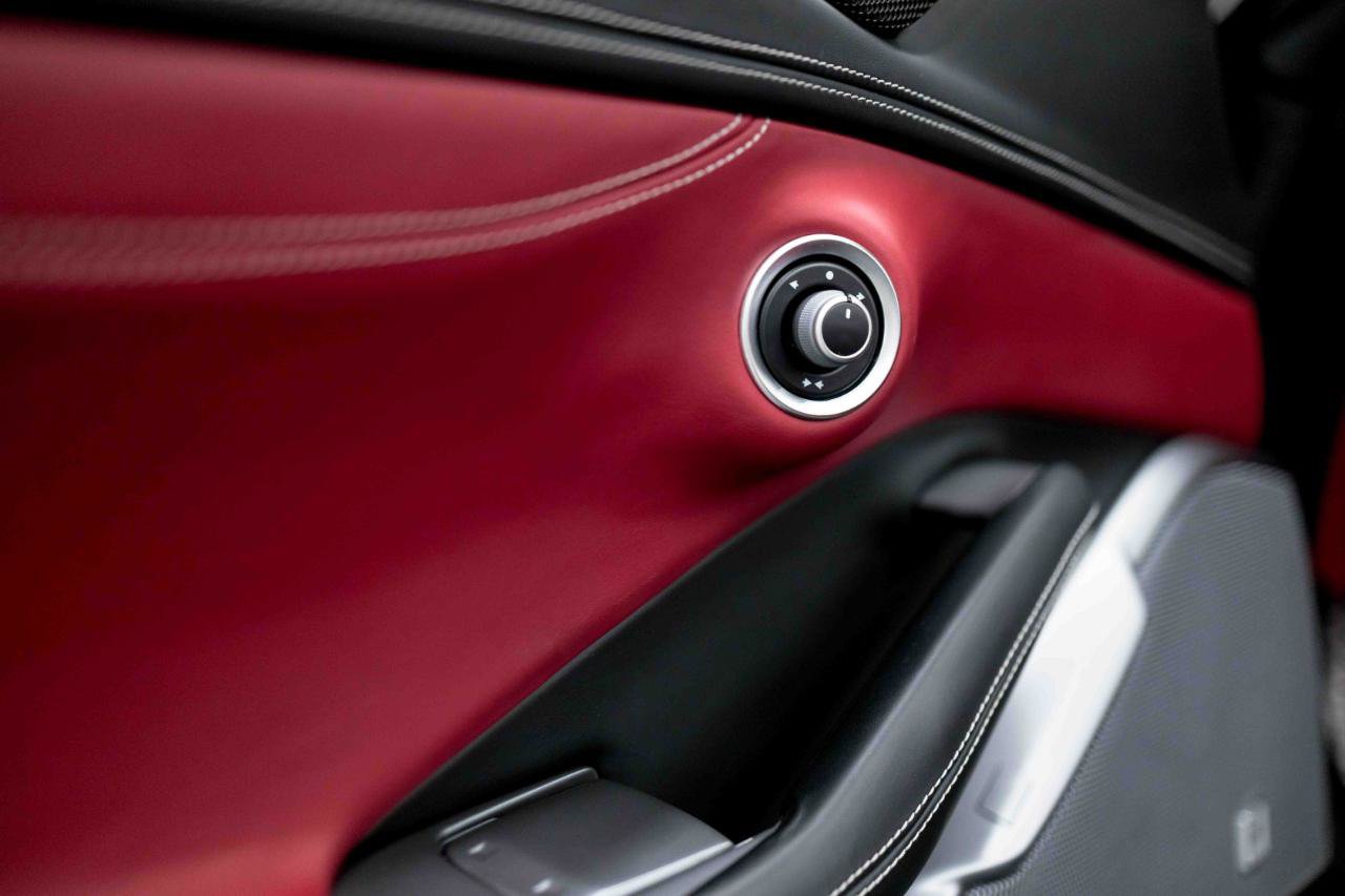 Used 2020 Ferrari Portofino RWD image 53