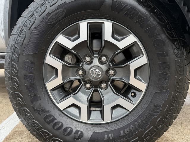 Used 2023 Toyota Tacoma TRD Off-Road image 11
