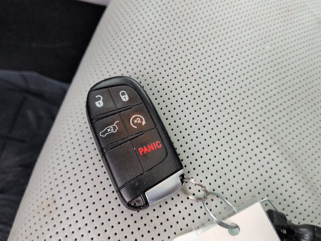 Used 2020 Jeep Grand Cherokee Summit AWD/4WD image 33