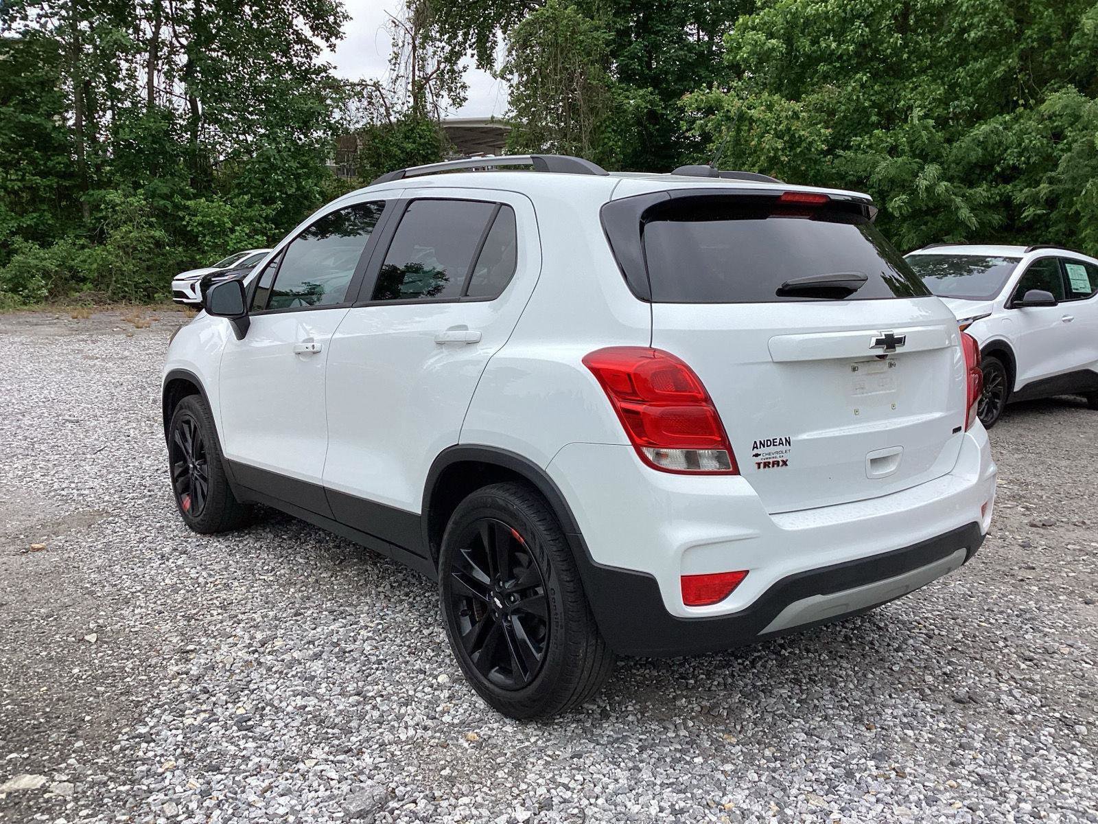 Used 2022 Chevrolet Trax LT w/ Redline Edition AWD/4WD image 3