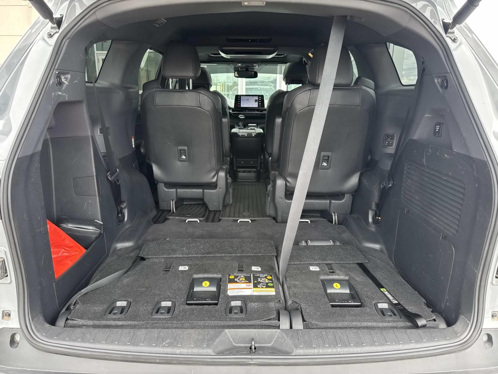 Used 2023 Toyota Sienna XLE Woodland Edition AWD/4WD image 9