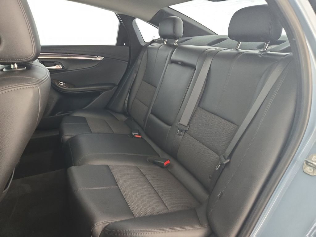Used 2015 Chevrolet Impala LT w/ Convenience Package FWD image 29