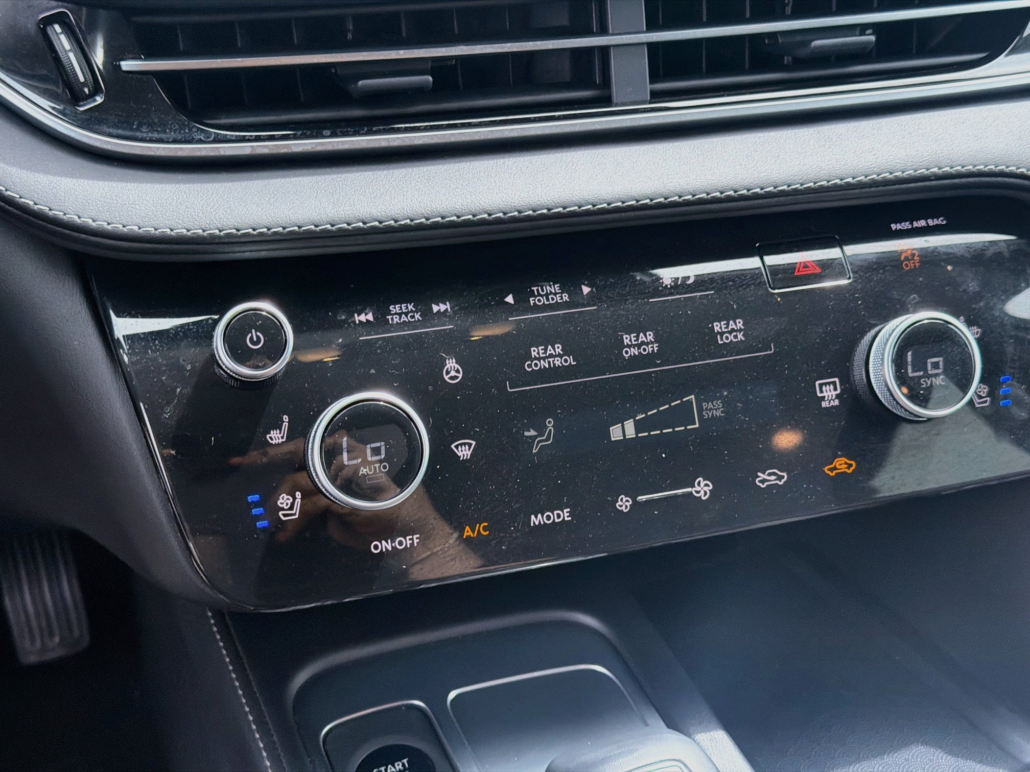 Used 2026 INFINITI QX60 Luxe w/ Family Package FWD image 15