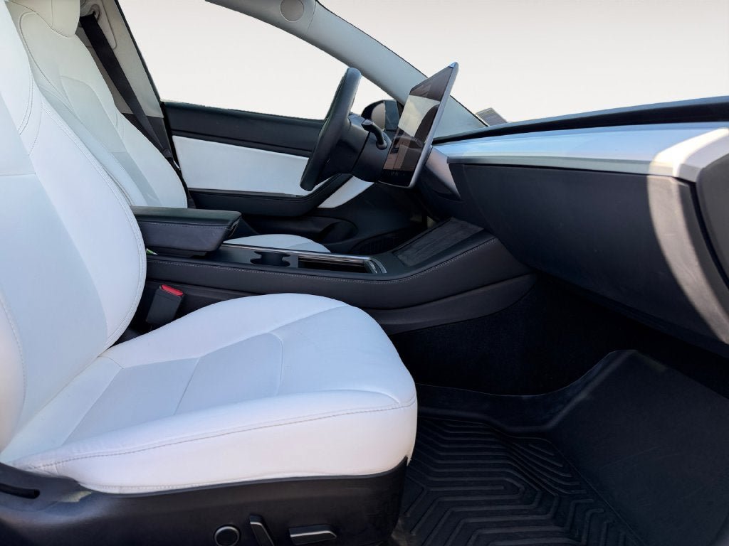 Used 2021 Tesla Model 3 Long Range AWD/4WD image 23