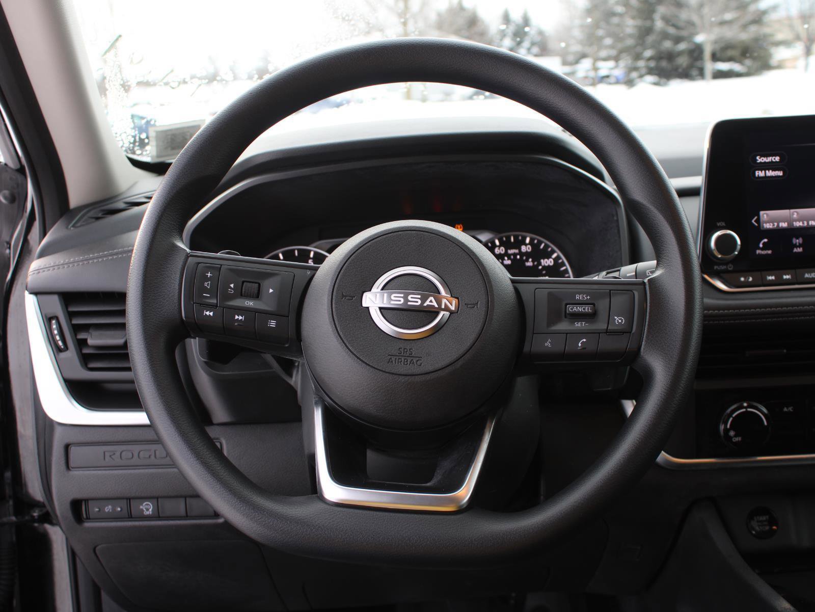 Used 2024 Nissan Rogue S image 10