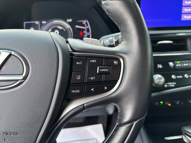 Used 2024 Lexus ES 300h w/ Accessory Package (Z2) FWD image 16