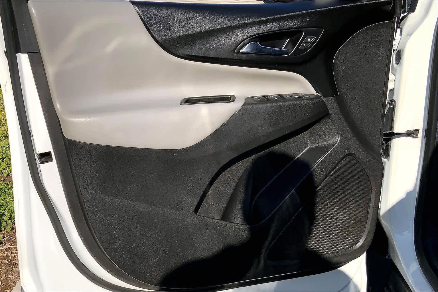 Used 2020 Chevrolet Equinox LS w/ LS Convenience Package image 22
