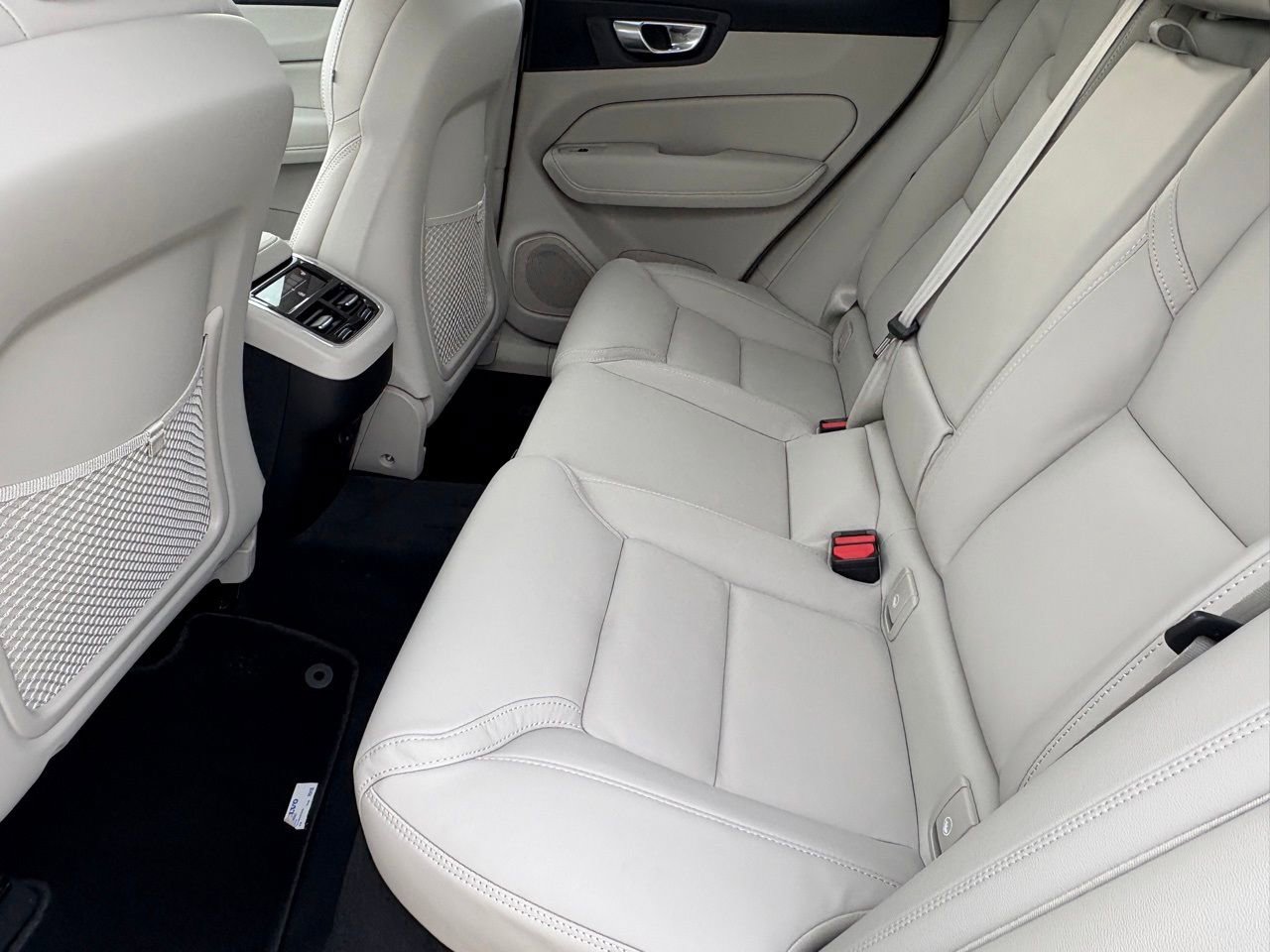 New 2026 Volvo XC60 B5 Ultra w/ Protection Package Premier image 20