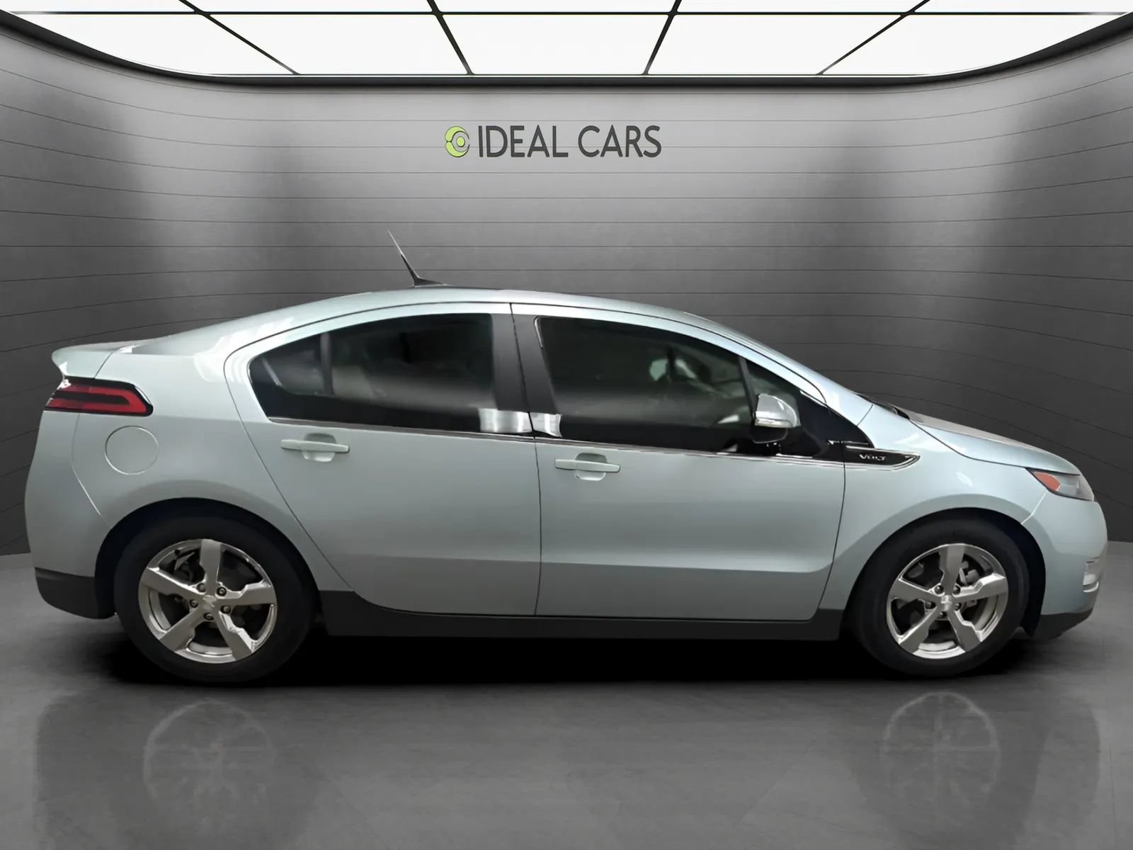Used 2012 Chevrolet Volt Premium w/ Premium Trim Package FWD image 4