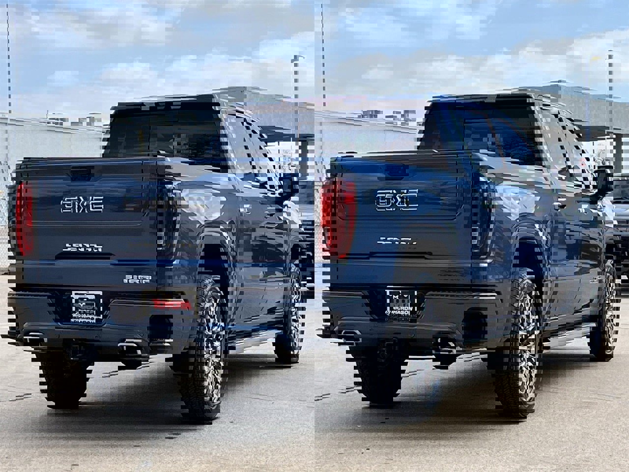 Used 2025 GMC Sierra 1500 Denali Ultimate image 4