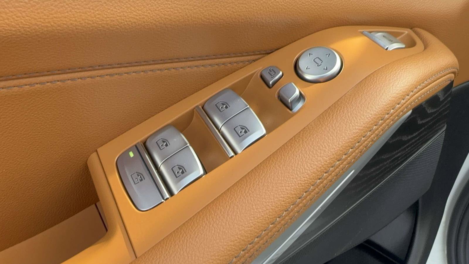 Used 2022 BMW X7 xDrive40i w/ Cold Weather Package image 16