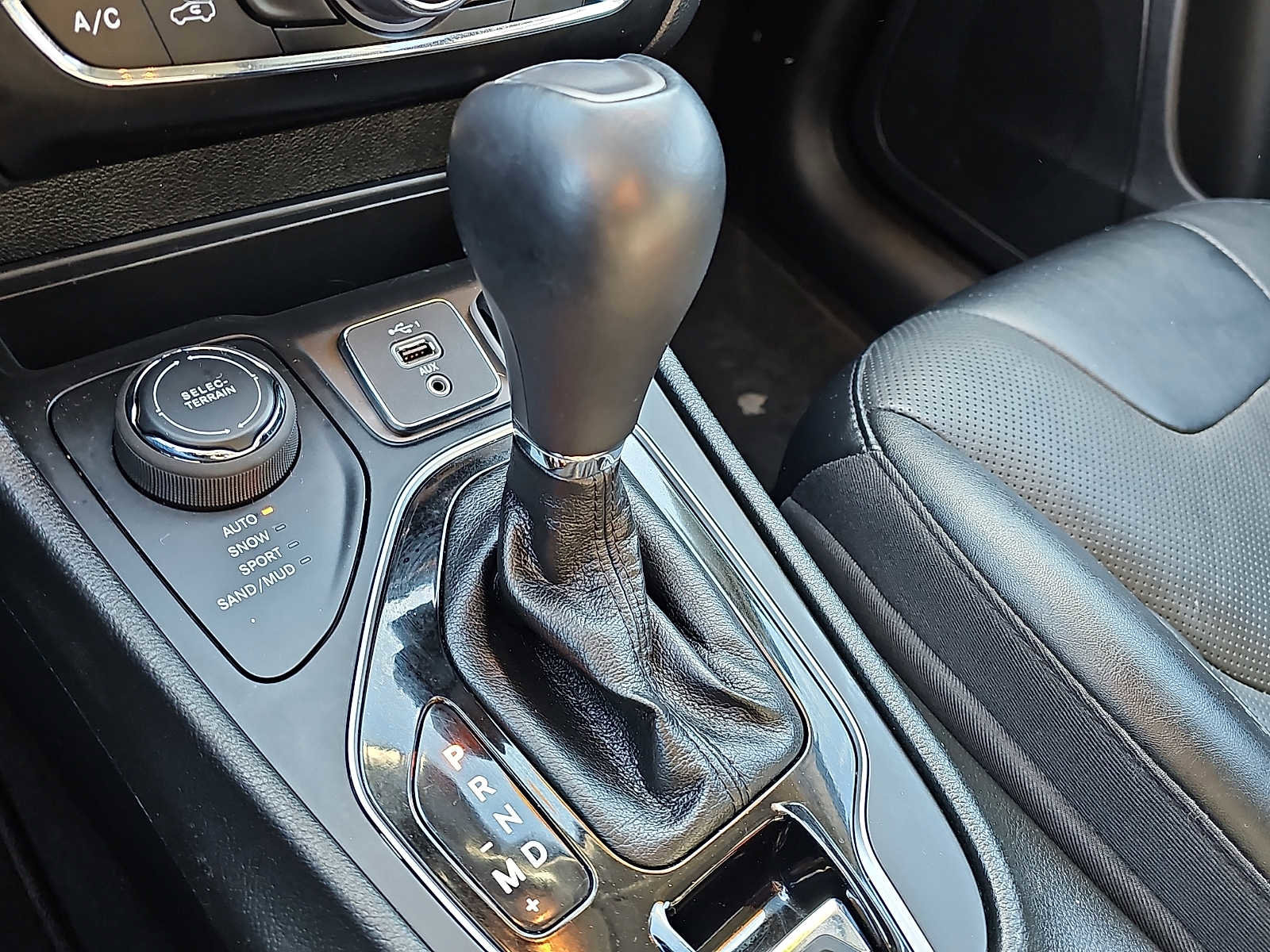 Used 2023 Jeep Cherokee Altitude Lux image 15