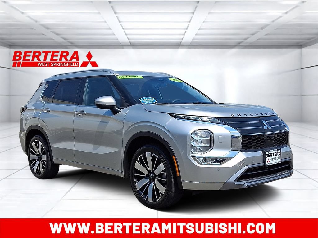 Used 2025 Mitsubishi Outlander SEL AWD/4WD image 1